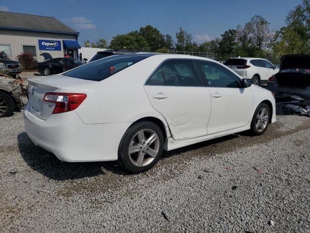 4T1BF1FK9CU556970 - 2012 TOYOTA CAMRY BASE WHITE photo 3