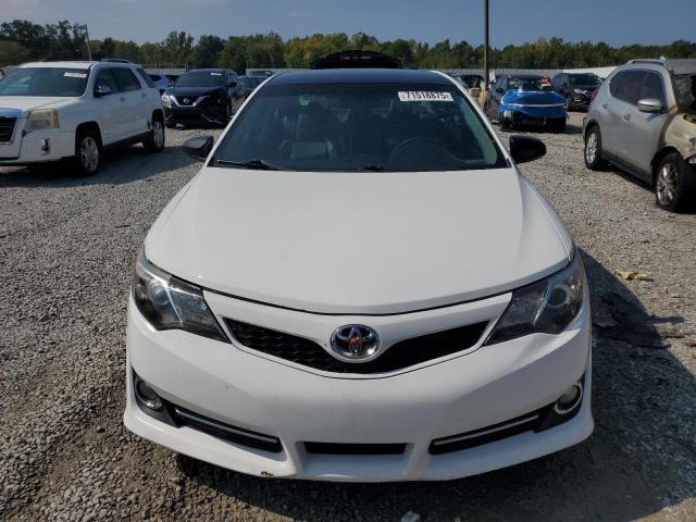 4T1BF1FK9CU556970 - 2012 TOYOTA CAMRY BASE WHITE photo 5