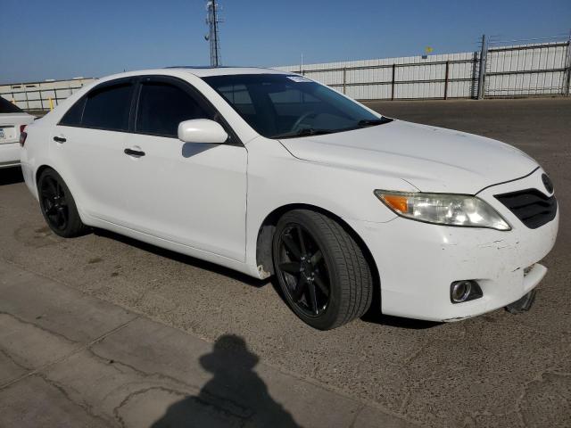 4T1BF3EKXBU633907 - 2011 TOYOTA CAMRY BASE WHITE photo 4