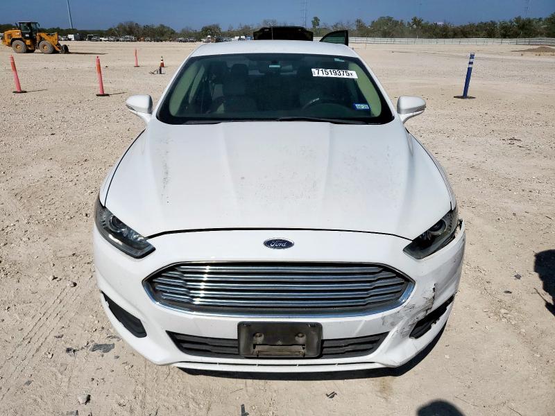 3FA6P0HD2GR354907 - 2016 FORD FUSION SE WHITE photo 5