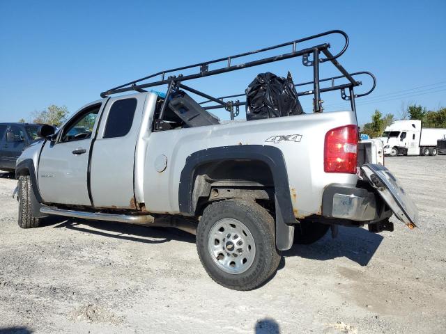 1GC2KVCG6BZ249524 - 2011 CHEVROLET SILVERADO K2500 HEAVY DUTY SILVER photo 2