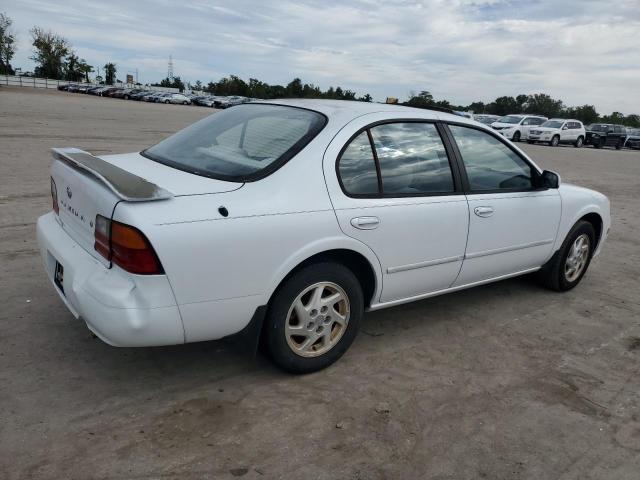 JN1CA21D7ST658300 - 1995 NISSAN MAXIMA GLE WHITE photo 3