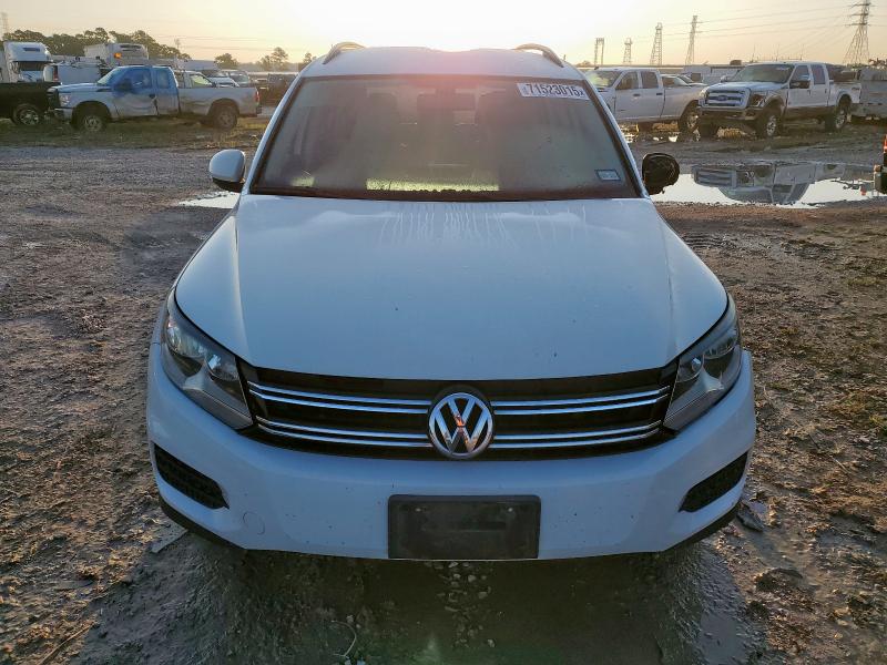 WVGAV7AX8HK001595 - 2017 VOLKSWAGEN TIGUAN S WHITE photo 5