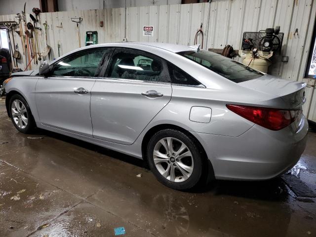 5NPEC4ACXDH781728 - 2013 HYUNDAI SONATA SE SILVER photo 2