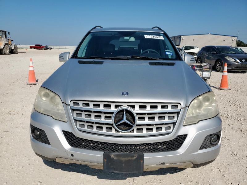 4JGBB8GB0BA685487 - 2011 MERCEDES-BENZ ML 350 4MATIC SILVER photo 5