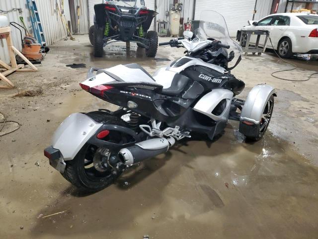 2BXJAWA128V001851 - 2008 CAN-AM SPYDER ROA RS TWO TONE photo 4