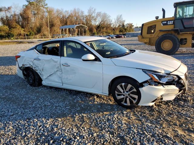 1N4BL4BV0KC128763 - 2019 NISSAN ALTIMA S WHITE photo 4