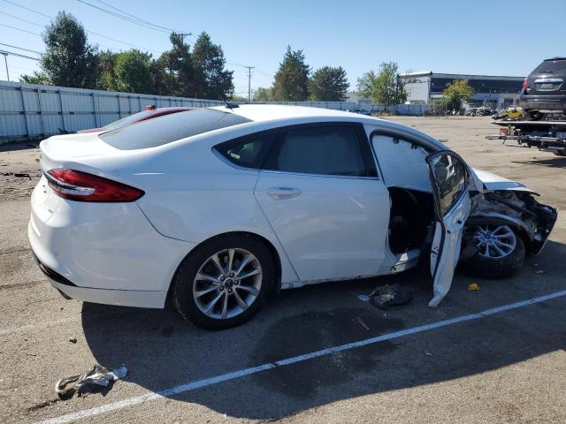 3FA6P0H71HR204699 - 2017 FORD FUSION SE WHITE photo 3