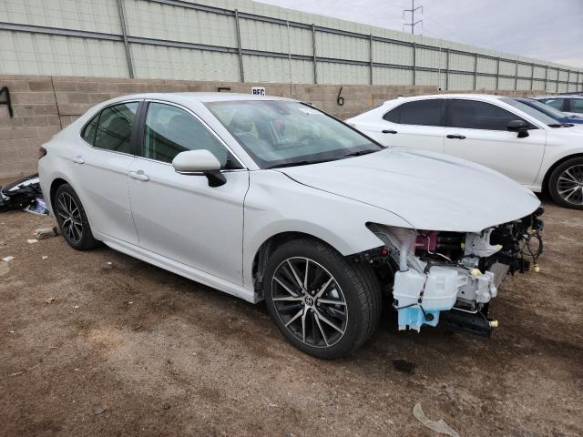 4T1G31AK2RU061802 - 2024 TOYOTA CAMRY SE NIGHT SHADE WHITE photo 4