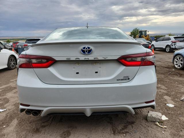 4T1G31AK2RU061802 - 2024 TOYOTA CAMRY SE NIGHT SHADE WHITE photo 6