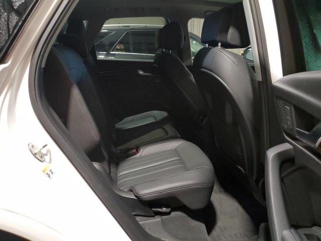 WA1CNAFY0J2220191 - 2018 AUDI Q5 PRESTIGE თეთრი ფოტო 11