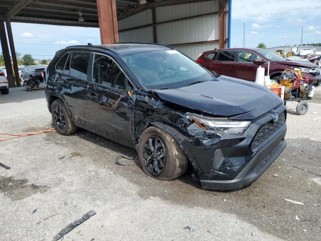 4T3RWRFV5PU107905 - 2023 TOYOTA RAV4 XLE შავი ფოტო 4