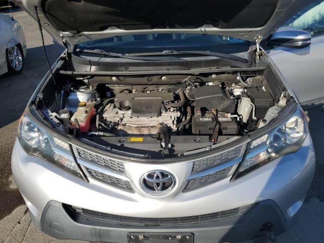 2T3RFREV7FW389402 - 2015 TOYOTA RAV4 XLE Srebrny zdjęcie 11