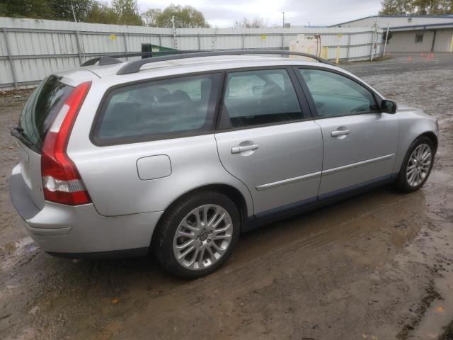 YV1MW682X62200660 - 2006 VOLVO V50 T5 SILVER photo 3