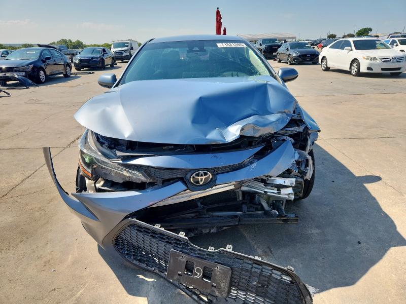 5YFEPRAE5LP079174 - 2020 TOYOTA COROLLA LE Mavi foto 5