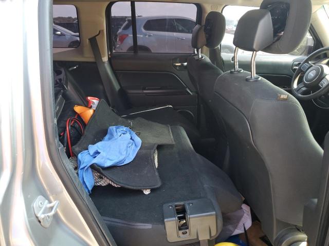 1C4NJPBA5FD102753 - 2015 JEEP PATRIOT SPORT GRAY photo 11