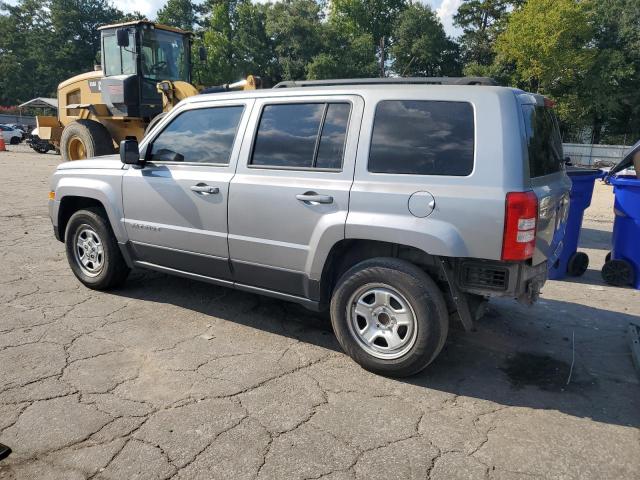 1C4NJPBA5FD102753 - 2015 JEEP PATRIOT SPORT GRAY photo 2