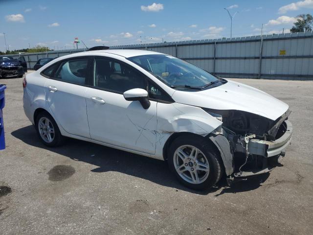 3FADP4BJ3KM104482 - 2019 FORD FIESTA SE 白色 照片 4