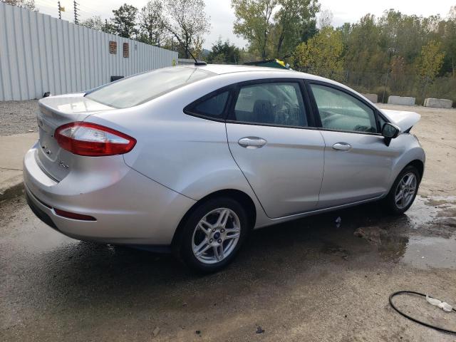 3FADP4BJXJM135162 - 2018 FORD FIESTA SE SILVER photo 3