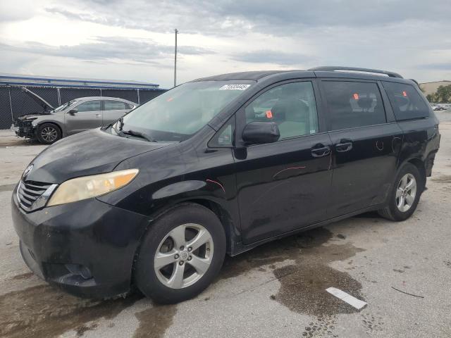 2011 TOYOTA SIENNA LE, 