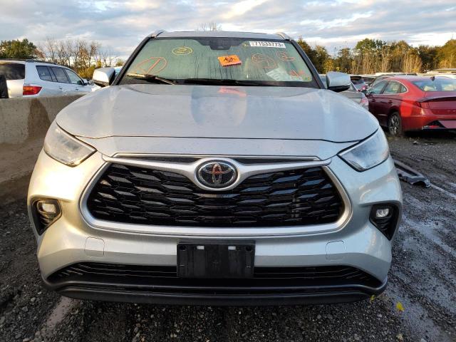 5TDGZRBH7NS172767 - 2022 TOYOTA HIGHLANDER XLE SILVER photo 5