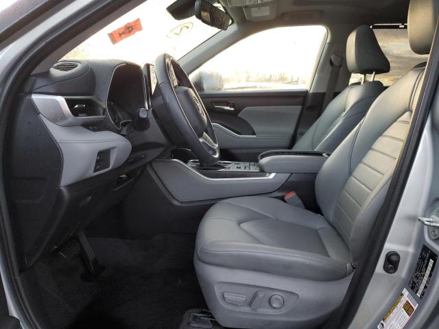 5TDGZRBH7NS172767 - 2022 TOYOTA HIGHLANDER XLE SILVER photo 7
