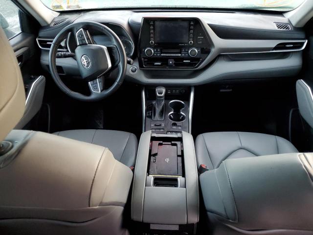 5TDGZRBH7NS172767 - 2022 TOYOTA HIGHLANDER XLE SILVER photo 8