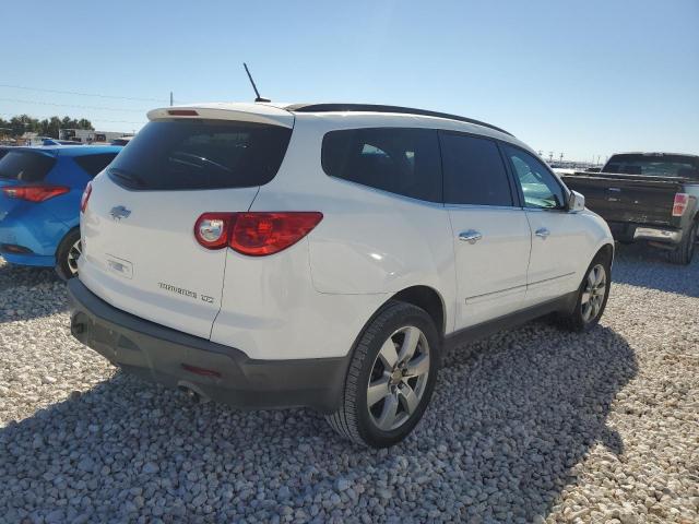 1GNLRHED6AS155100 - 2010 CHEVROLET TRAVERSE LTZ WHITE photo 3