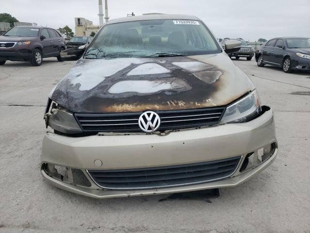 3VWDX7AJ6DM220028 - 2013 VOLKSWAGEN JETTA SE 棕色 照片 5