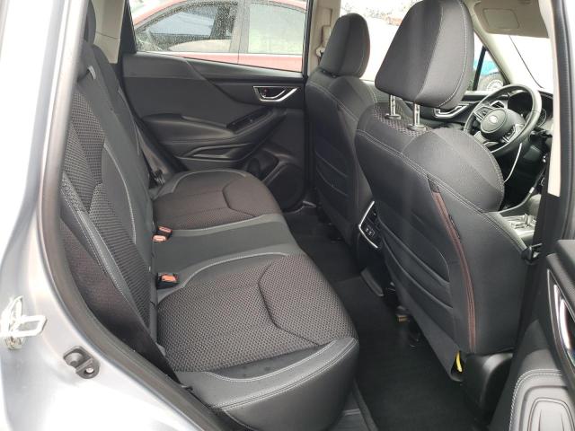 JF2SKAGC4KH519292 - 2019 SUBARU FORESTER PREMIUM SILVER photo 11