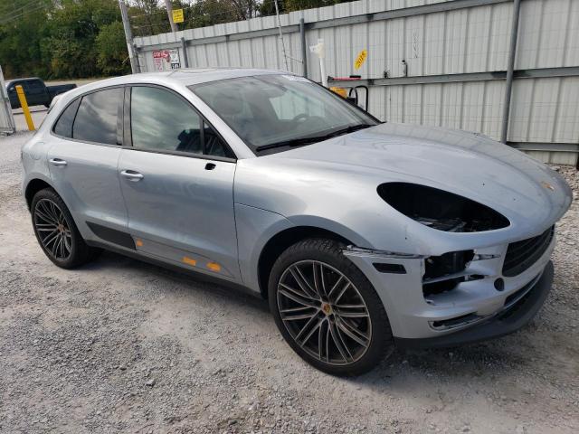 WP1AA2A53LLB14972 - 2020 PORSCHE MACAN SILVER photo 4