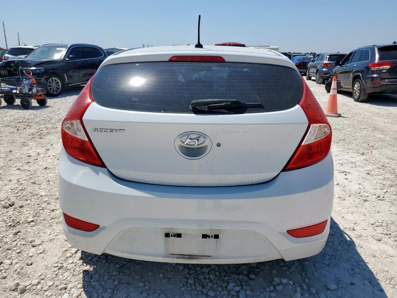 KMHCT5AE4HU359668 - 2017 HYUNDAI ACCENT SE 白色 照片 6