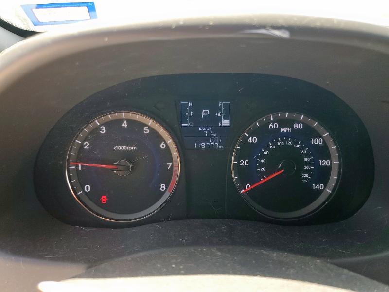 KMHCT5AE4HU359668 - 2017 HYUNDAI ACCENT SE 白色 照片 9