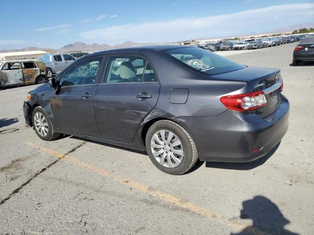 5YFBU4EE9DP140908 - 2013 TOYOTA COROLLA BASE رمادي صورة 2