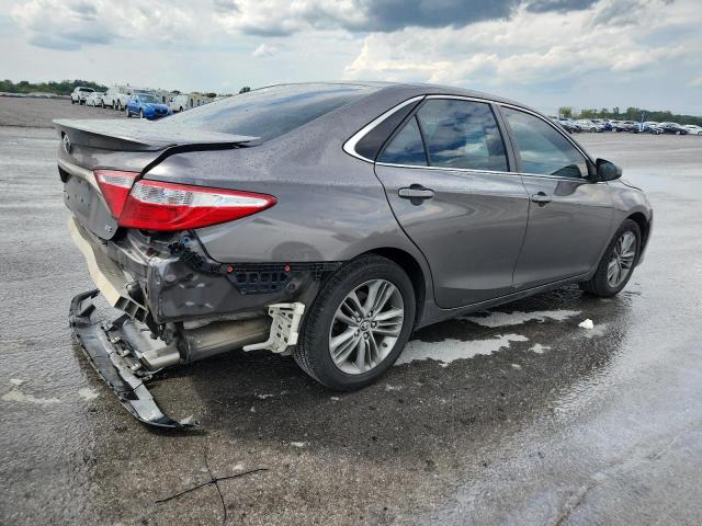 4T1BF1FKXHU428938 - 2017 TOYOTA CAMRY LE GRAY photo 3