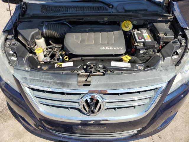 2C4RVABG4DR725055 - 2013 VOLKSWAGEN ROUTAN SE BLUE photo 12