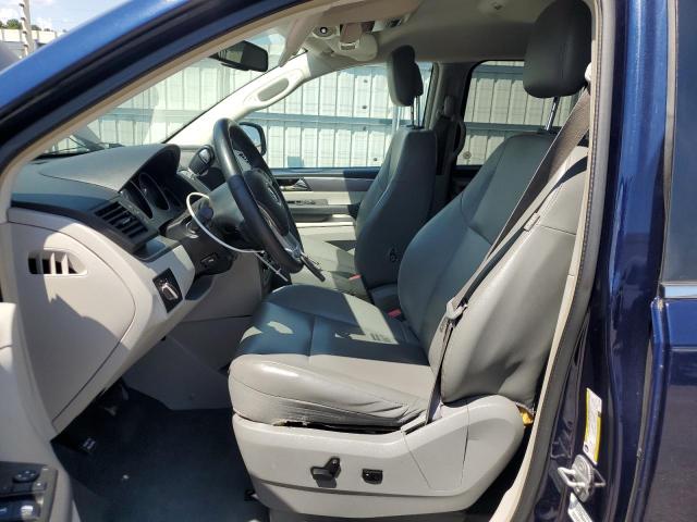 2C4RVABG4DR725055 - 2013 VOLKSWAGEN ROUTAN SE BLUE photo 7