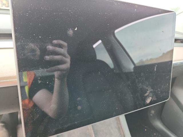 7SAYGDEE7NF313908 - 2022 TESLA MODEL Y Blanc photo 9