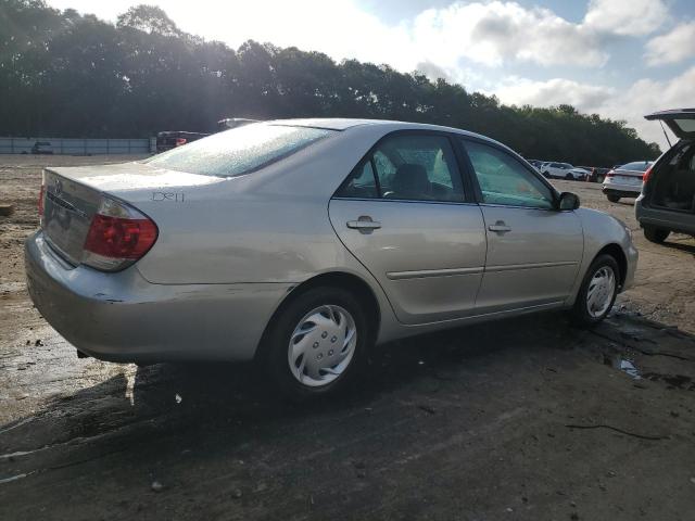 4T1BE32K05U560655 - 2005 TOYOTA CAMRY LE SILVER photo 3