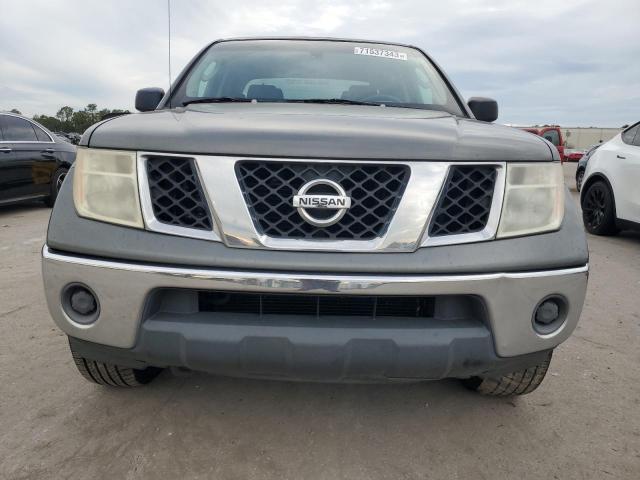 1N6AD07UX7C413213 - 2007 NISSAN FRONTIER CREW CAB LE GRAY photo 5