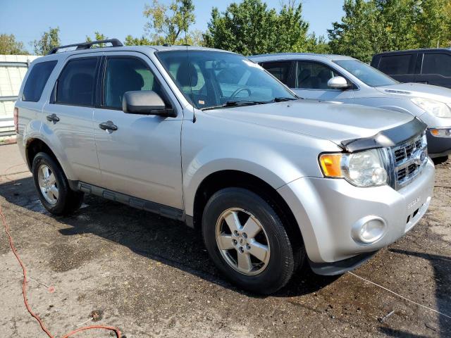 1FMCU9DG7BKA49132 - 2011 FORD ESCAPE XLT SILVER photo 4