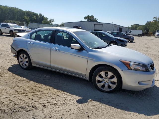 1HGCP36849A041120 - 2009 HONDA ACCORD EXL SILVER photo 4
