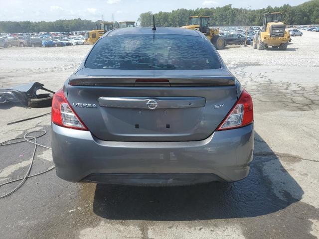 3N1CN7AP5JL845369 - 2018 NISSAN VERSA S 灰色 照片 6
