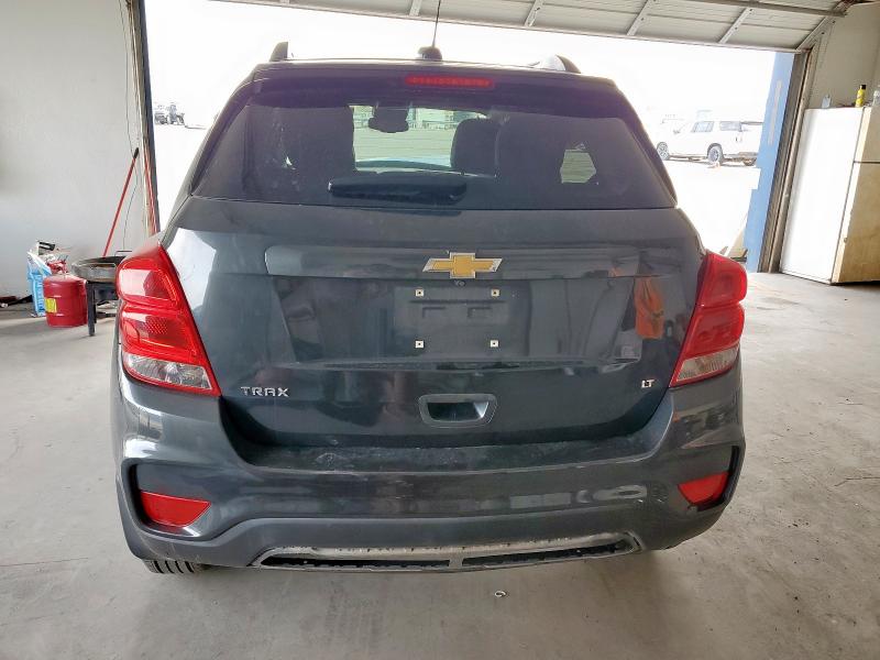 3GNCJLSBXJL350922 - 2018 CHEVROLET TRAX 1LT GRAY photo 6