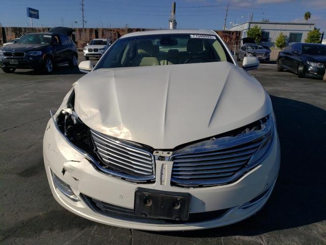 3LN6L2LU8DR814555 - 2013 LINCOLN MKZ HYBRID WHITE photo 5