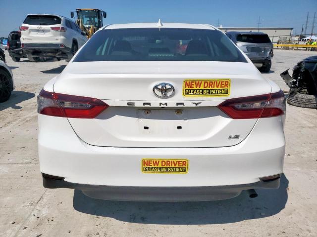 4T1C11AK7NU075855 - 2022 TOYOTA CAMRY LE WHITE photo 6