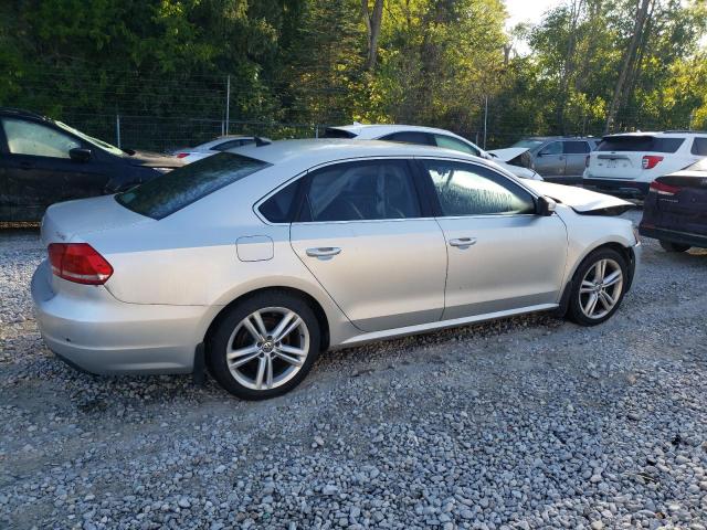 1VWBV7A36FC051132 - 2015 VOLKSWAGEN PASSAT SE 银色 照片 3