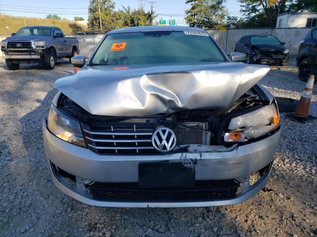 1VWBV7A36FC051132 - 2015 VOLKSWAGEN PASSAT SE 银色 照片 5