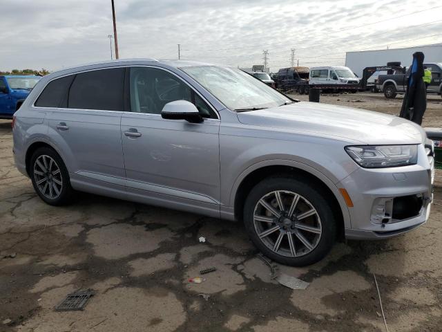 WA1VAAF75HD003567 - 2017 AUDI Q7 PRESTIGE SILVER photo 4