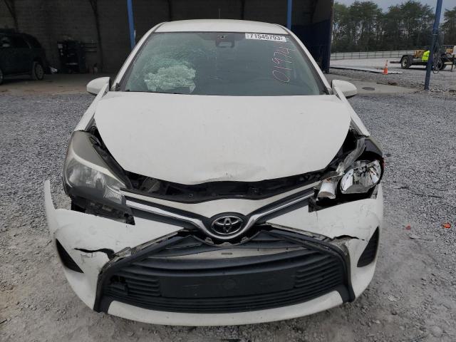 VNKKTUD35HA079741 - 2017 TOYOTA YARIS L WHITE photo 5